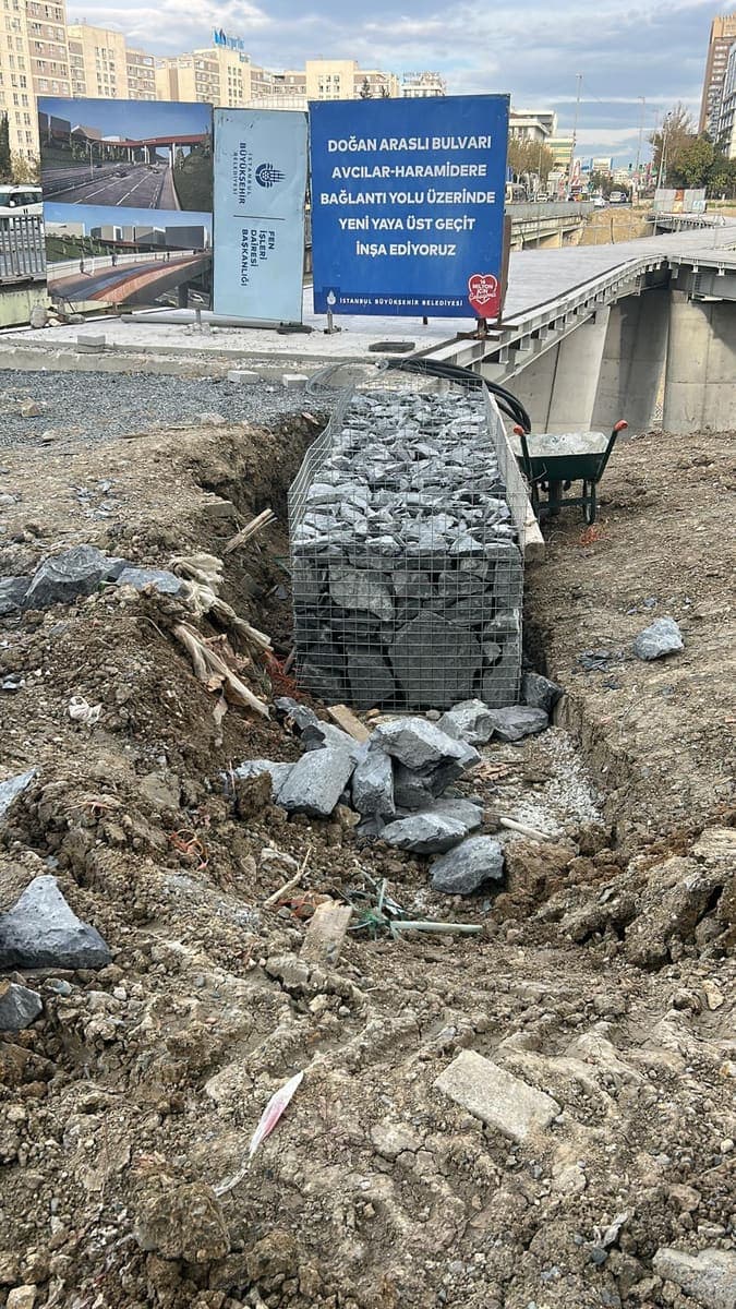 Gabyon duvar için kazı ve temel hazırlığı