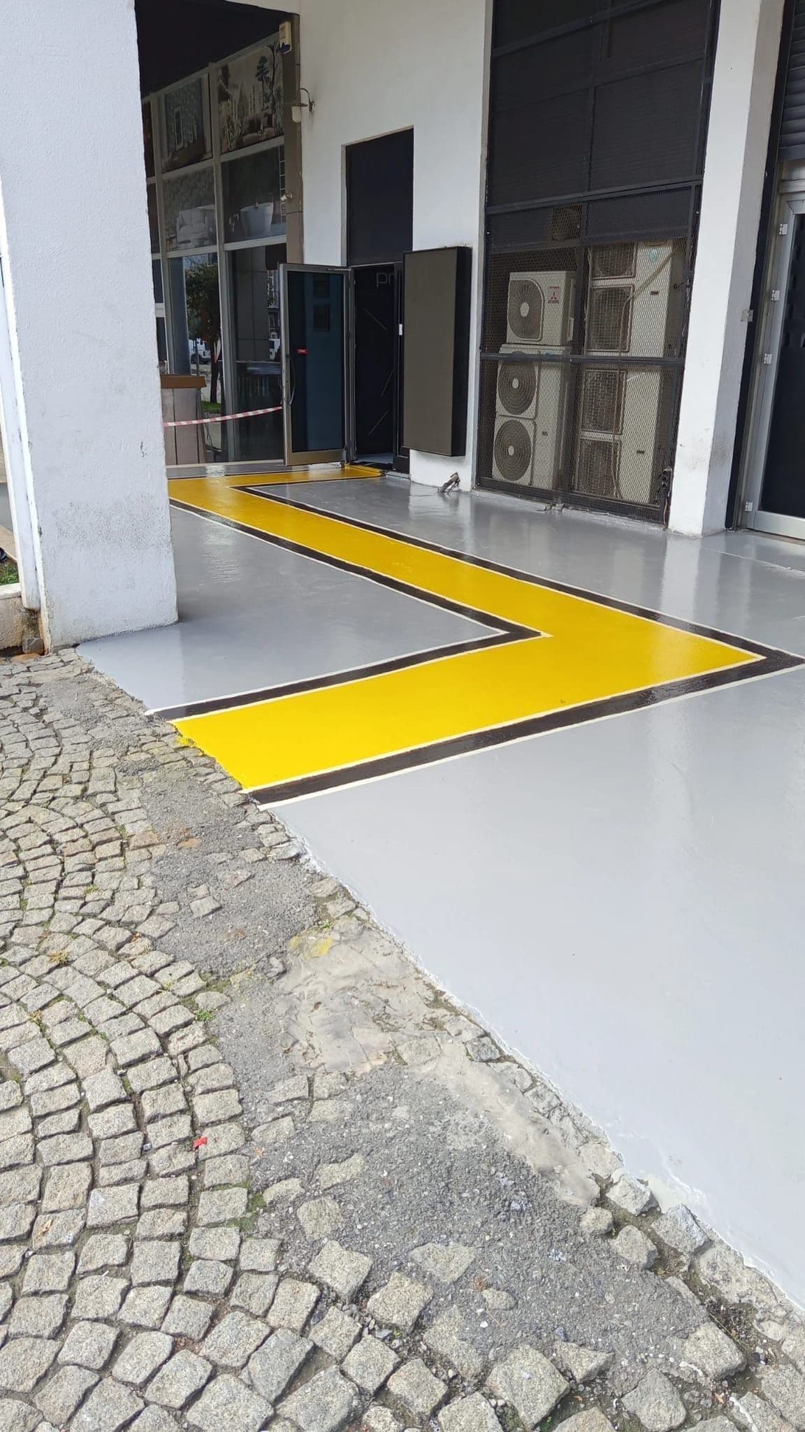 Otopark yol çizgili epoksi zemin