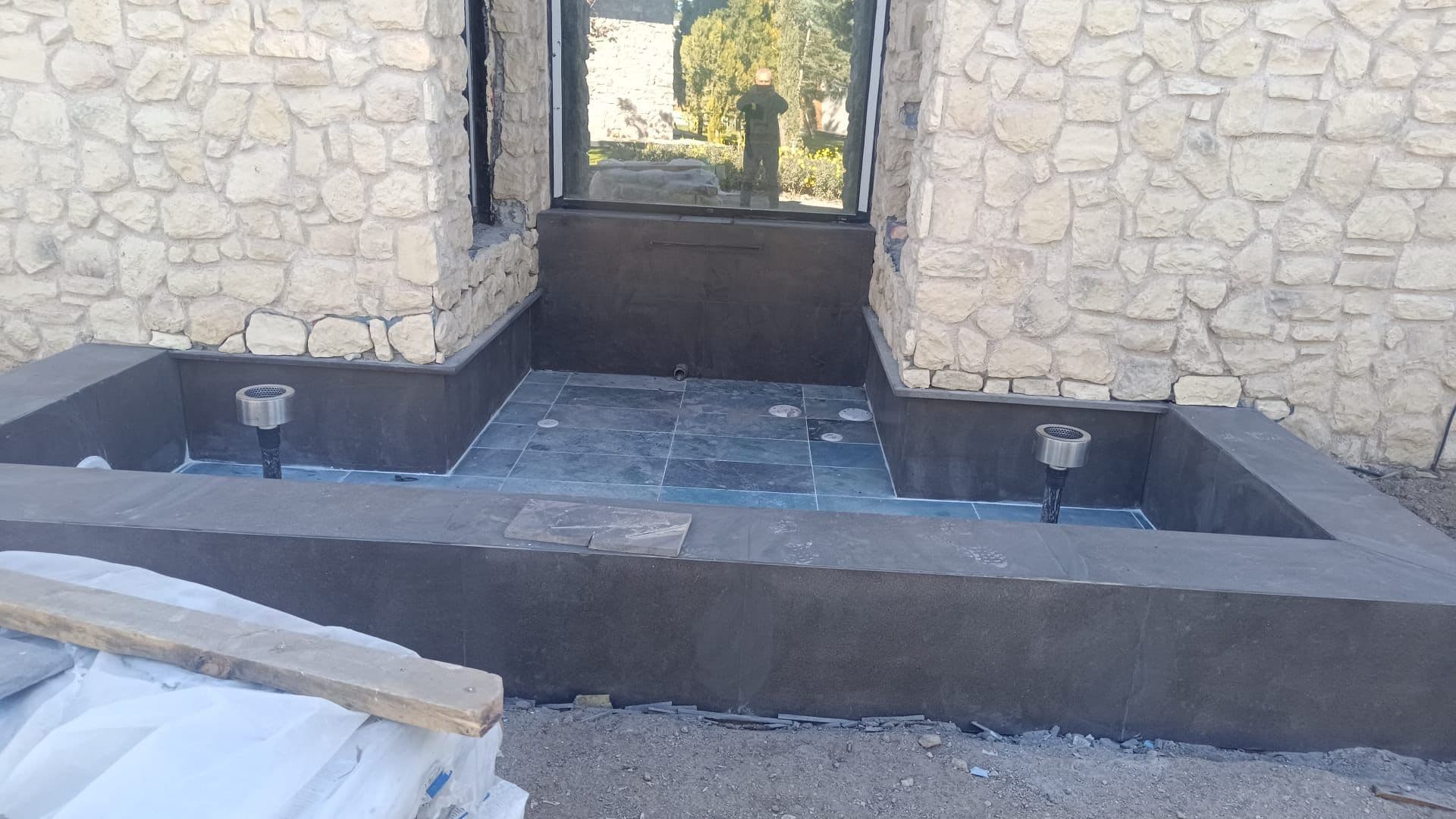 Bazalt havuz kenarı kaplama